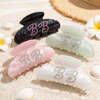 The Signature “BB” Script Claw 髮夾